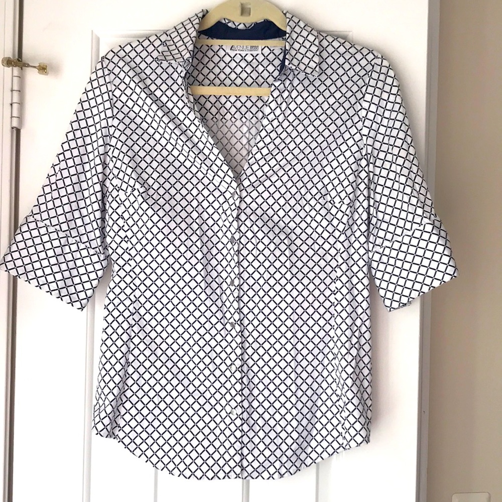 New York & Company Size M Button Down Shirt